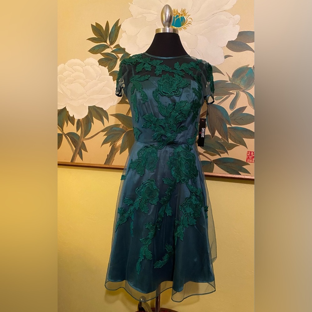 Decode 1.8 NWT Green Floral Embroidered Dress Size 2